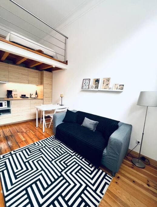 Lovely Mezzanino Close To Lx Factory Lisbon