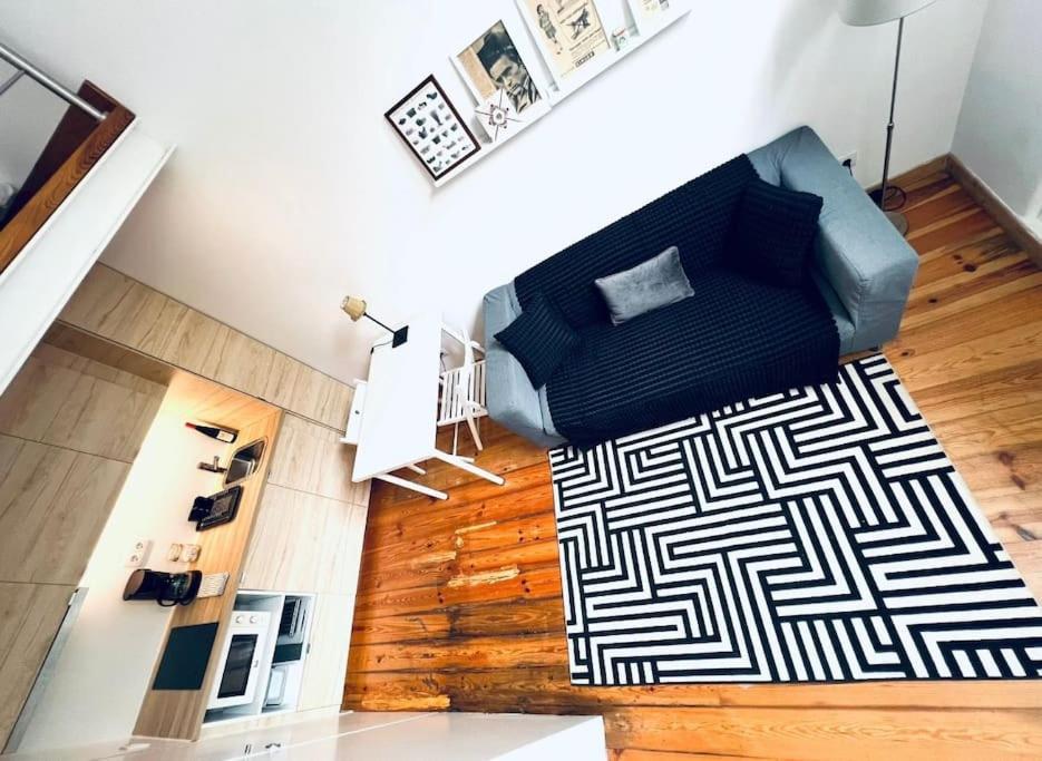 Lovely Mezzanino Close To Lx Factory Apartment *