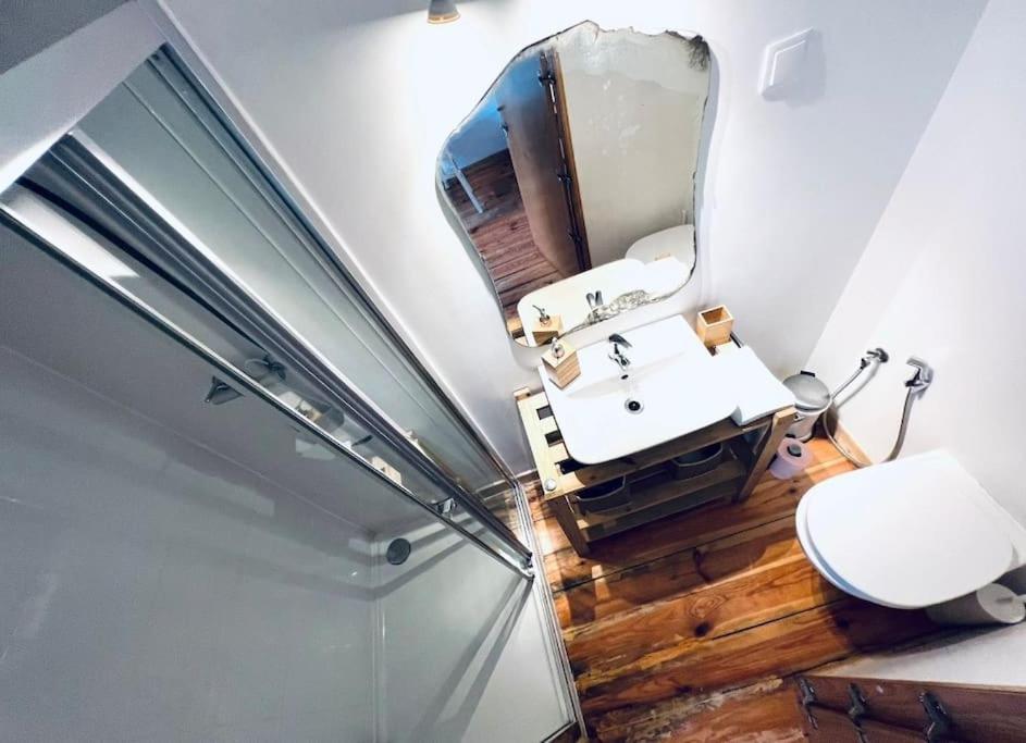 Lovely Mezzanino Close To Lx Factory Apartament Lizbona
